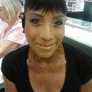 Meet your Posher, Monique